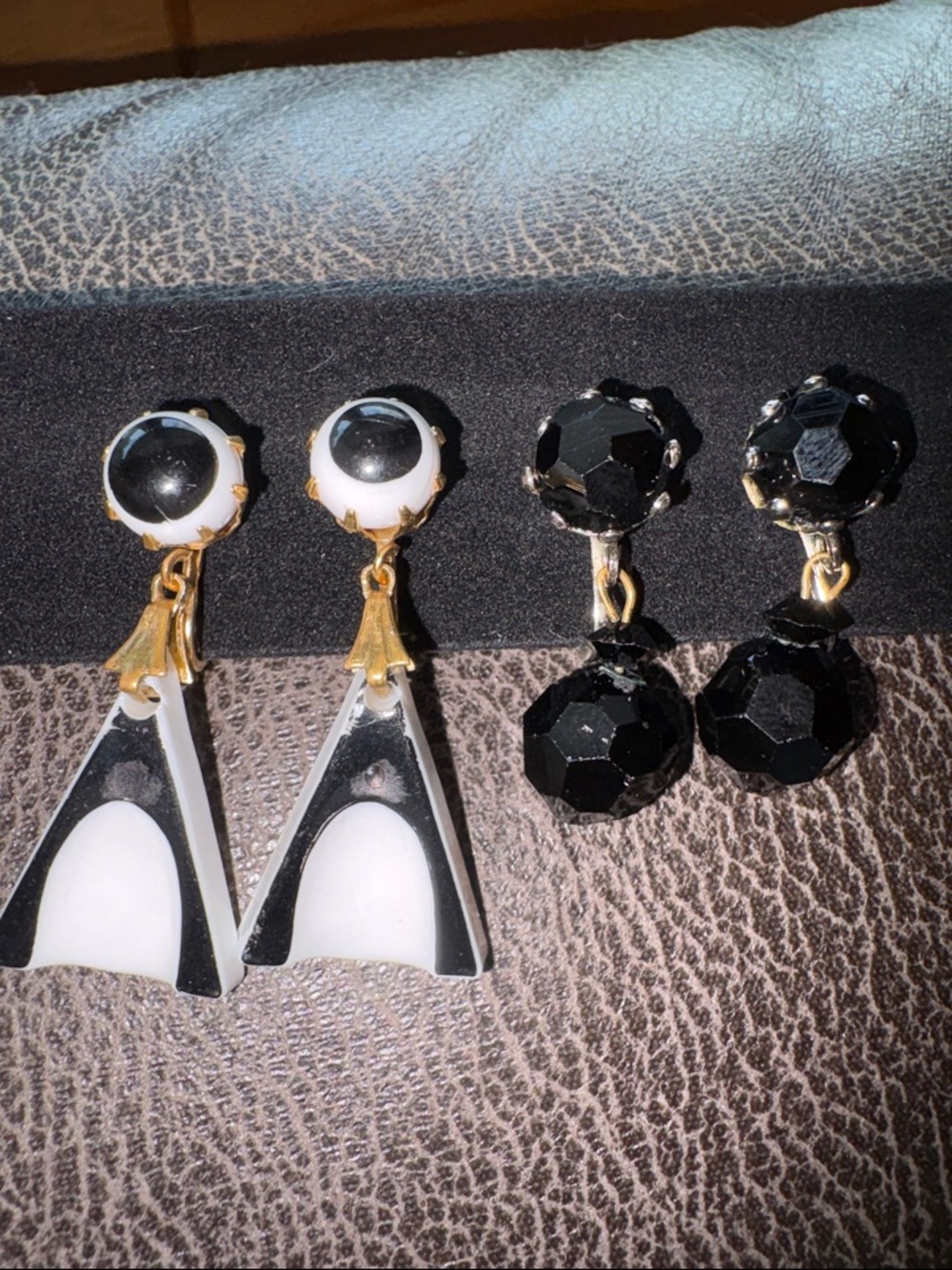 2 PR Vintage Black White and Gold Geometric Dangle Clip Earrings Acrylic Lucite